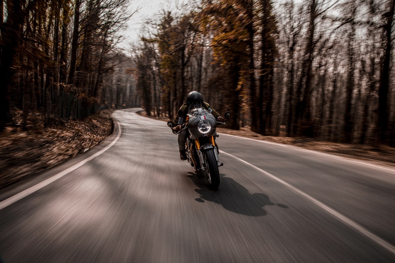 Read more about the article The Risk And Rewards Of Riding A Motorcycle