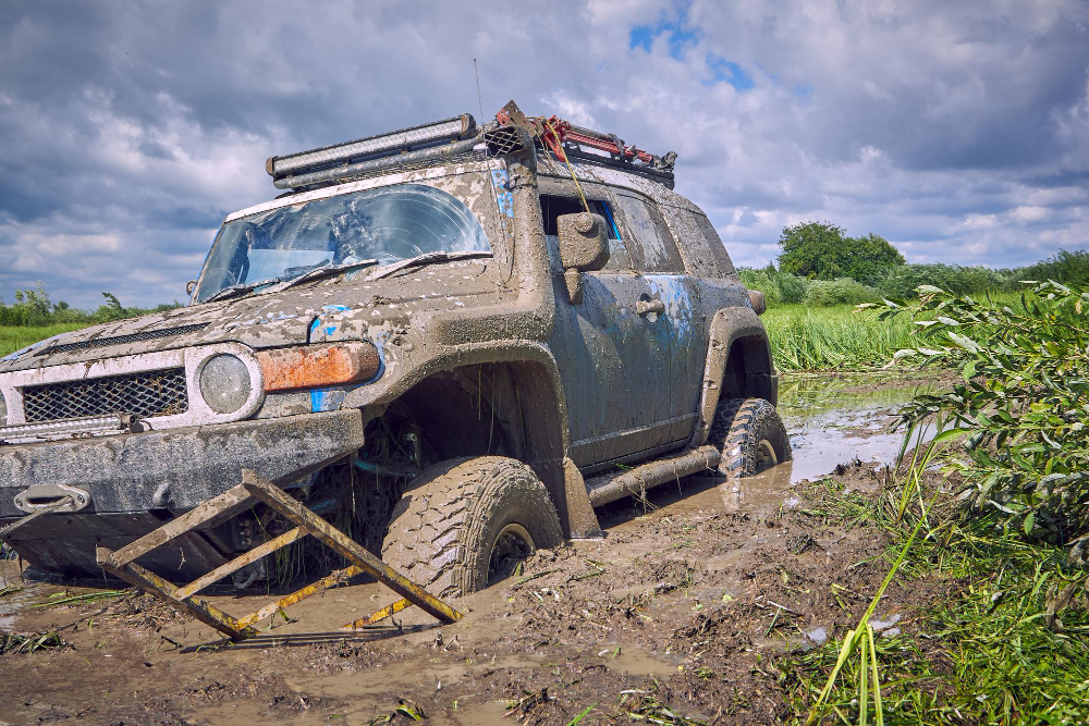 You are currently viewing The Differences Between Off-Road Recovery and Regular Towing Services