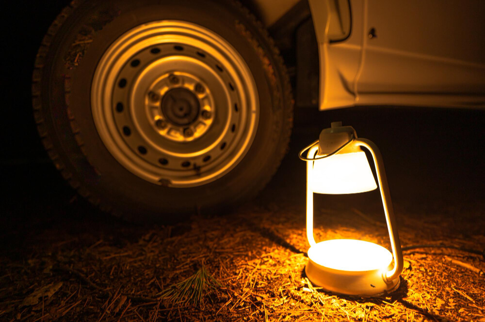 Read more about the article Flat Tire at Night: What to Do Safely After Dark